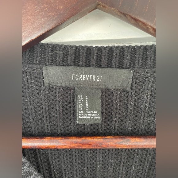 3/25 Black Rib Knit 3/4 Sleeve Forever 21 Sweater - Picture 3 of 8